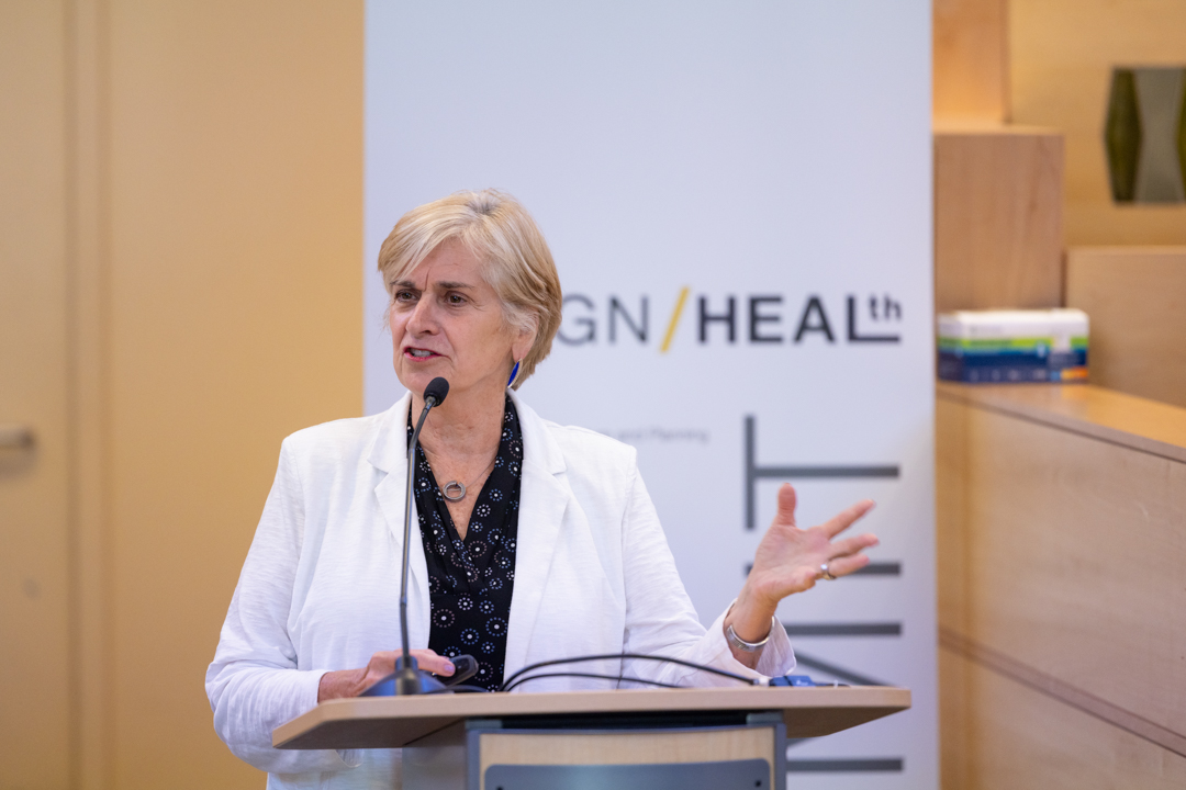 SusanPowersspeakingatthepodium