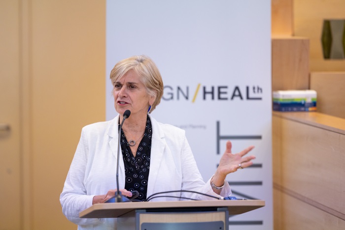 SusanPowersspeakingatthepodium