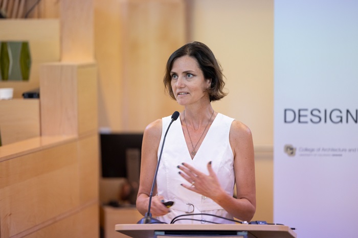 KathleenFoglerspeakingatthepodium