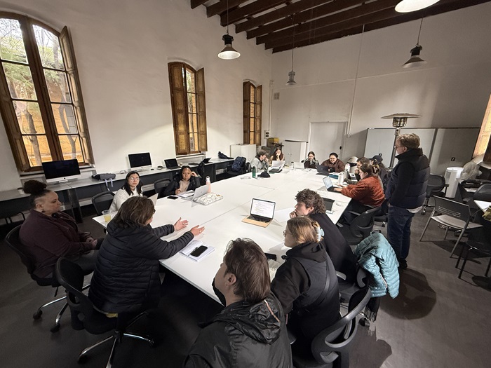 StudentsatworkintheirclassroomatUniversityofChilesCollegeofArchitectureandUrbanism