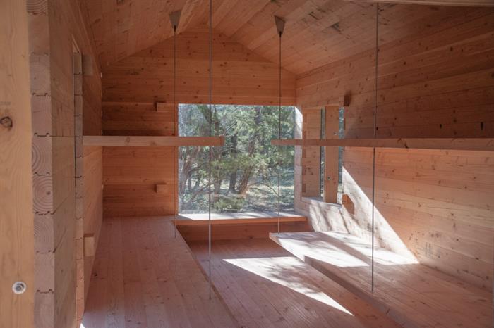 Interior bunks of Cottonwood Cabins