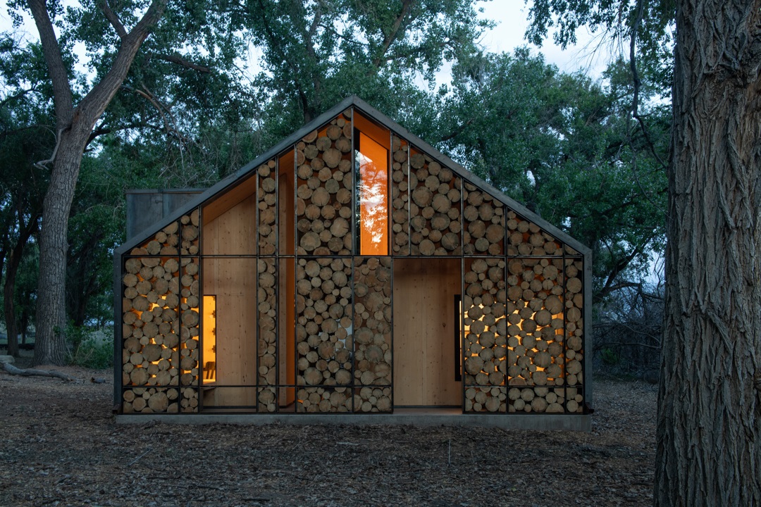 The west-facing exterior of the Aiken Audubon Research Outpost.